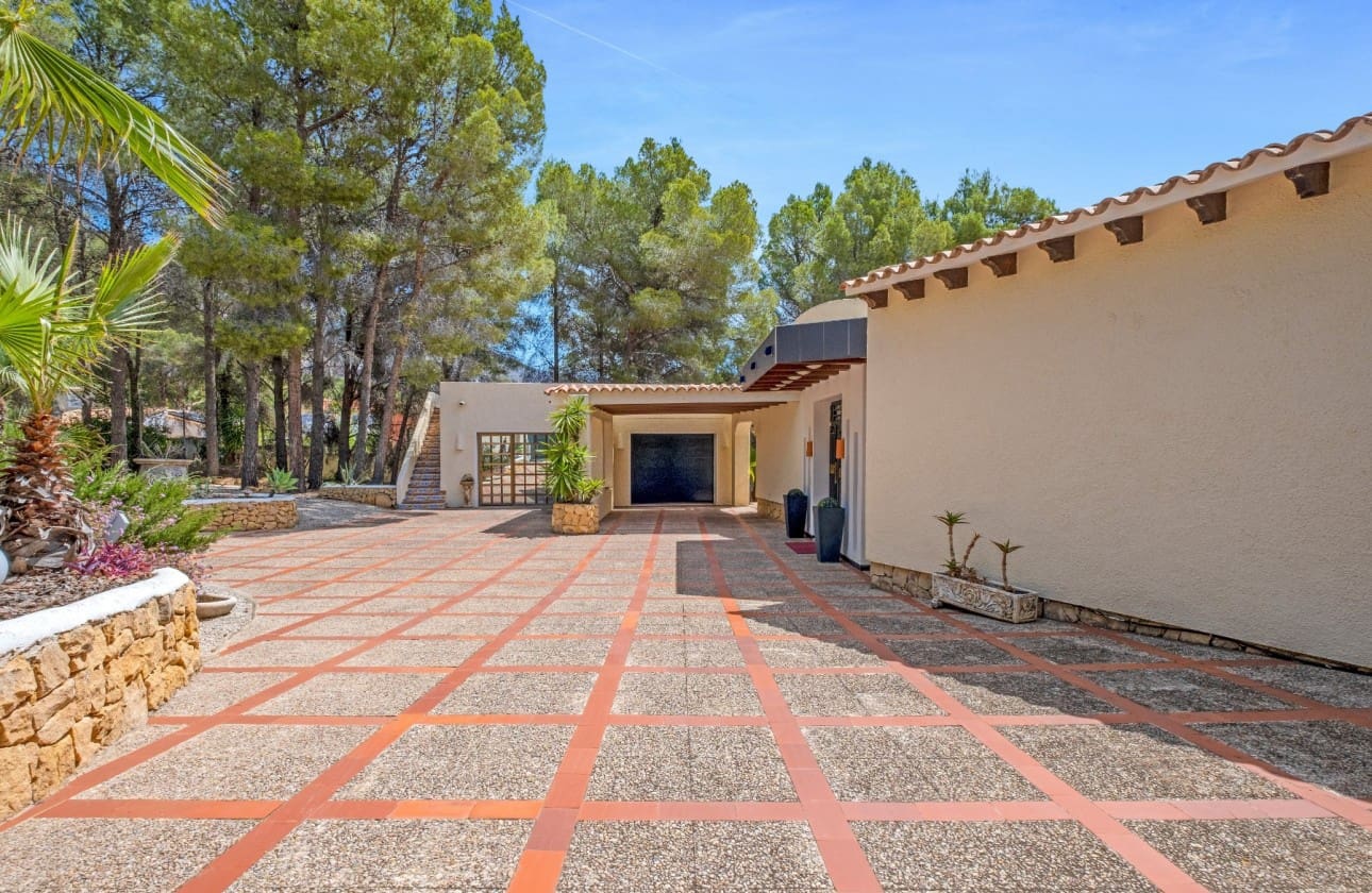 4 Zimmer Villa zu verkaufen in Altea mit Pool - 1.695.000 € (Ref: 8841787)