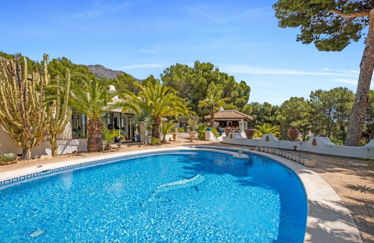 4 Zimmer Villa zu verkaufen in Altea mit Pool - 1.695.000 € (Ref: 8841787)