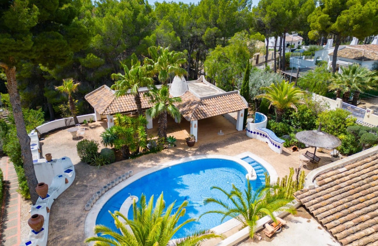 4 Zimmer Villa zu verkaufen in Altea mit Pool - 1.695.000 € (Ref: 8841787)