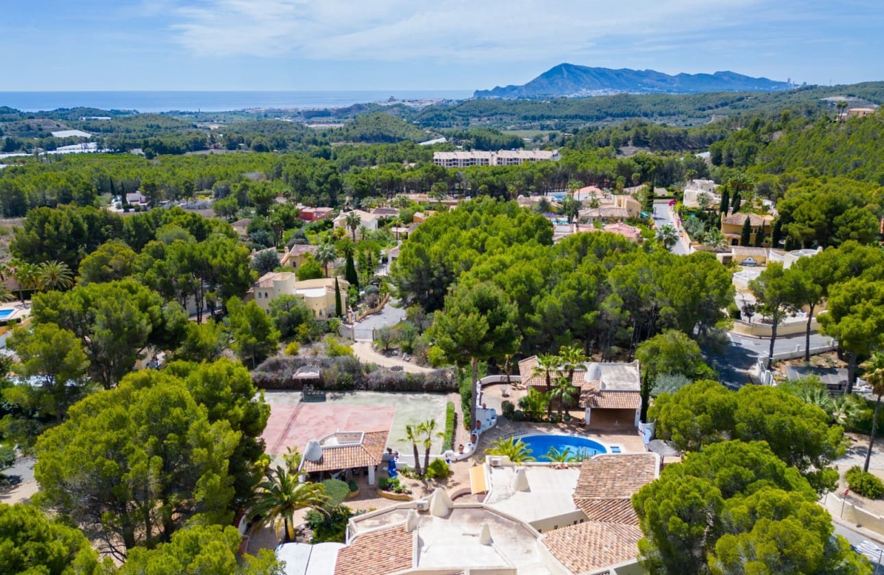 4 Zimmer Villa zu verkaufen in Altea mit Pool - 1.695.000 € (Ref: 8841787)