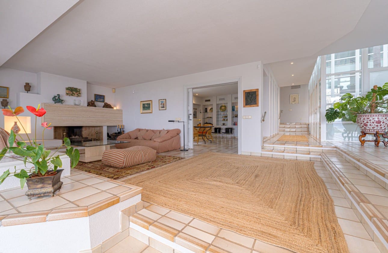 7 bedroom Villa for sale in Altea - € 2,100,000 (Ref: 8841790)