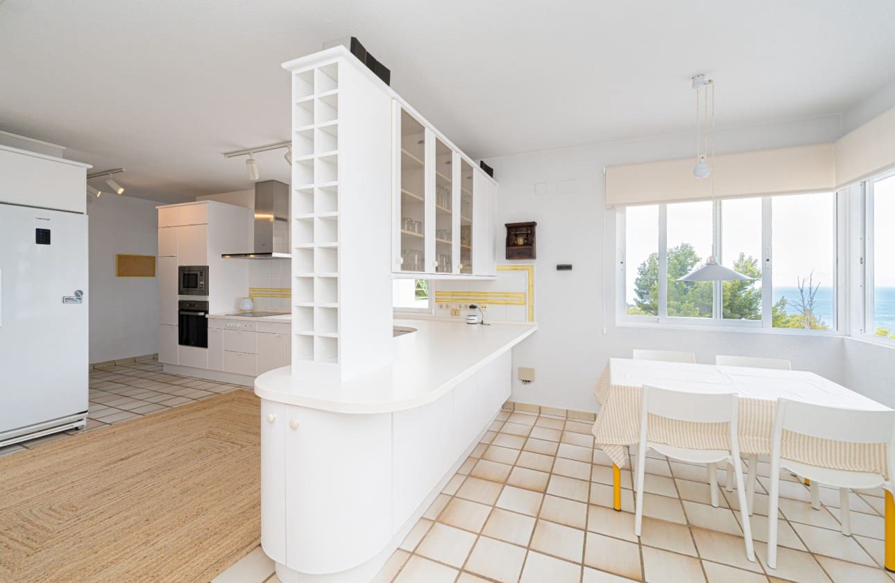 7 bedroom Villa for sale in Altea - € 2,100,000 (Ref: 8841790)