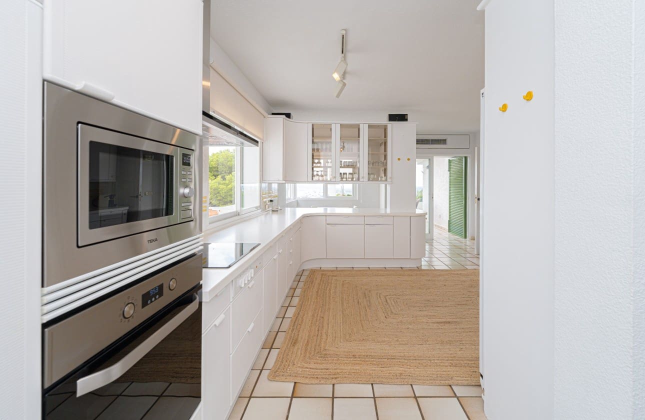 7 bedroom Villa for sale in Altea - € 2,100,000 (Ref: 8841790)