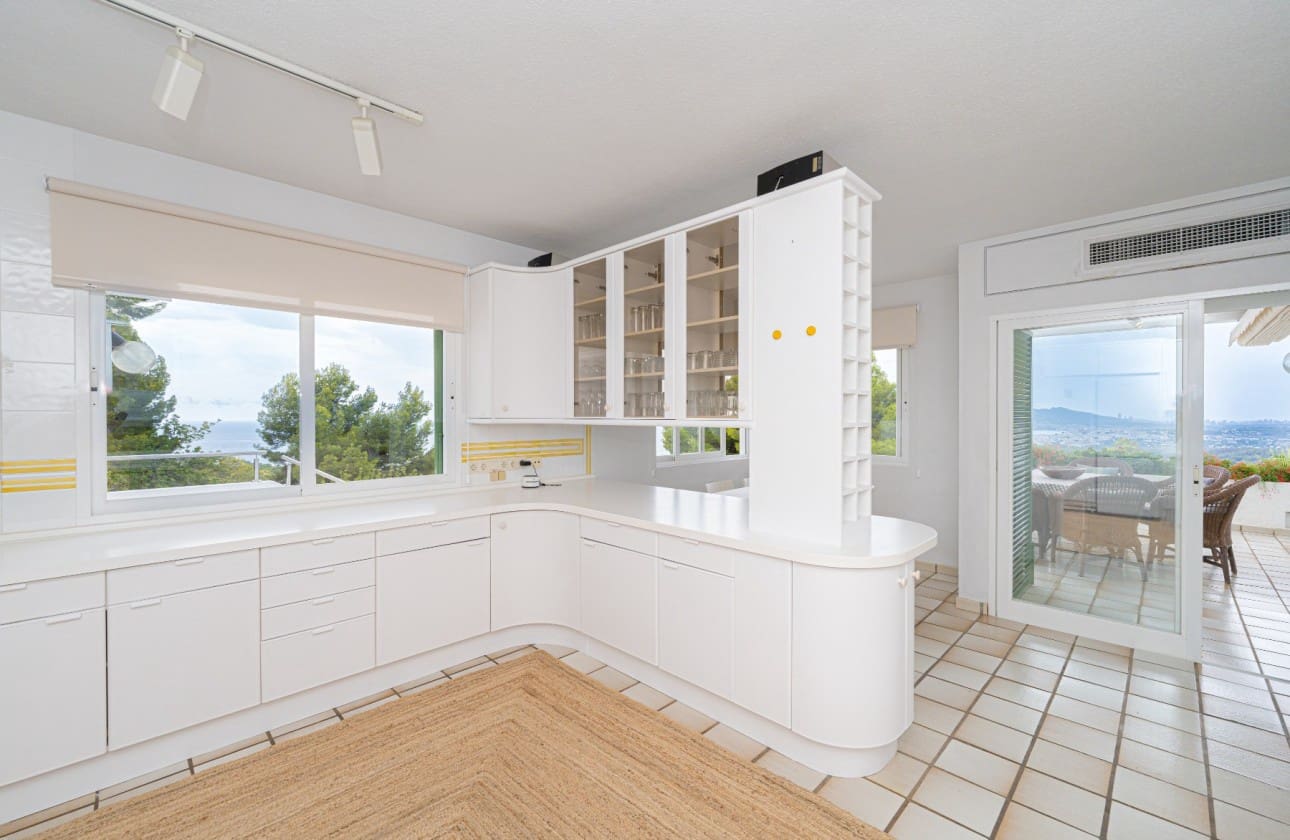 7 bedroom Villa for sale in Altea - € 2,100,000 (Ref: 8841790)