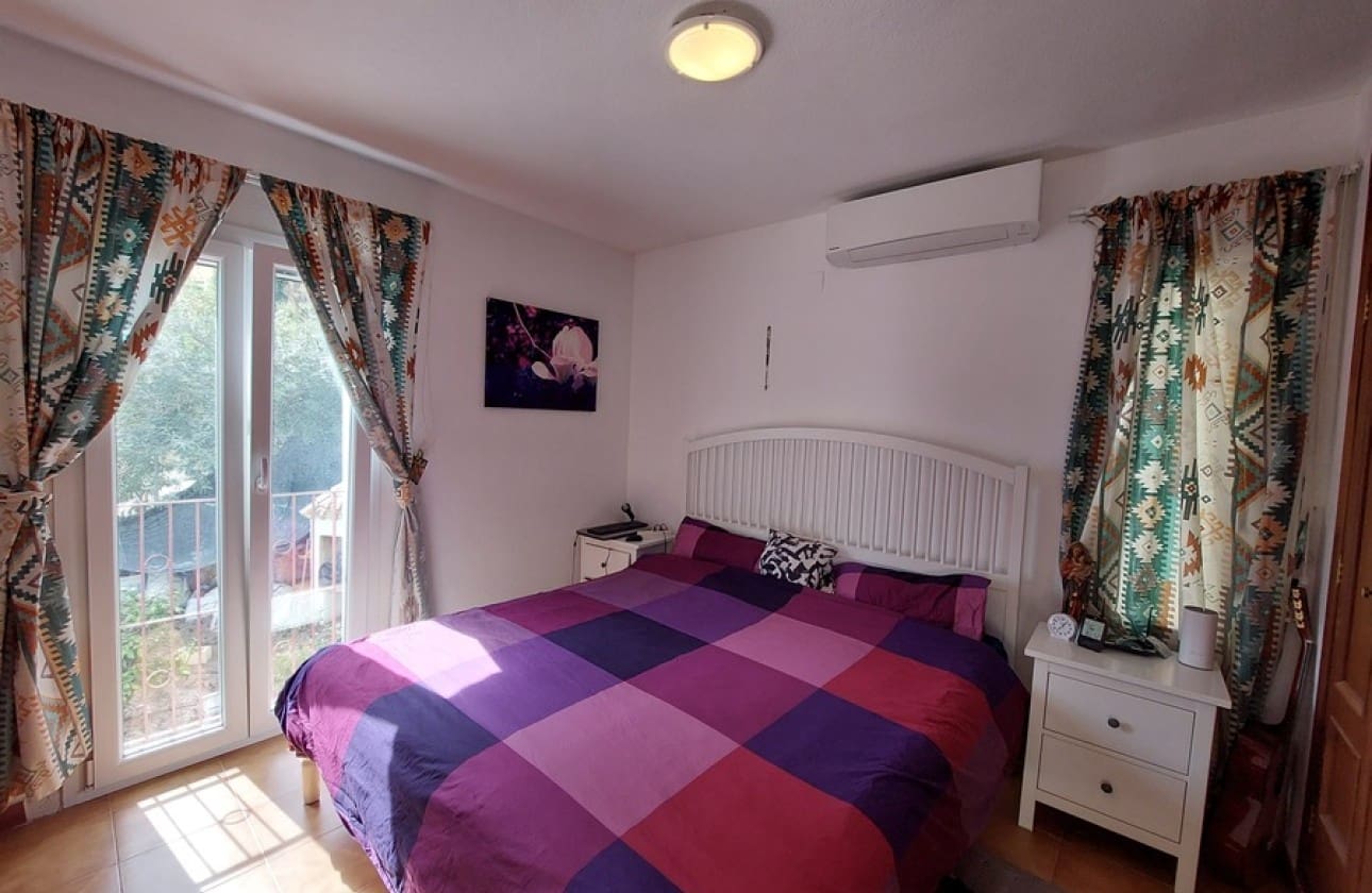 4 bedroom Villa for sale in Altea with pool - € 525,000 (Ref: 8841791)