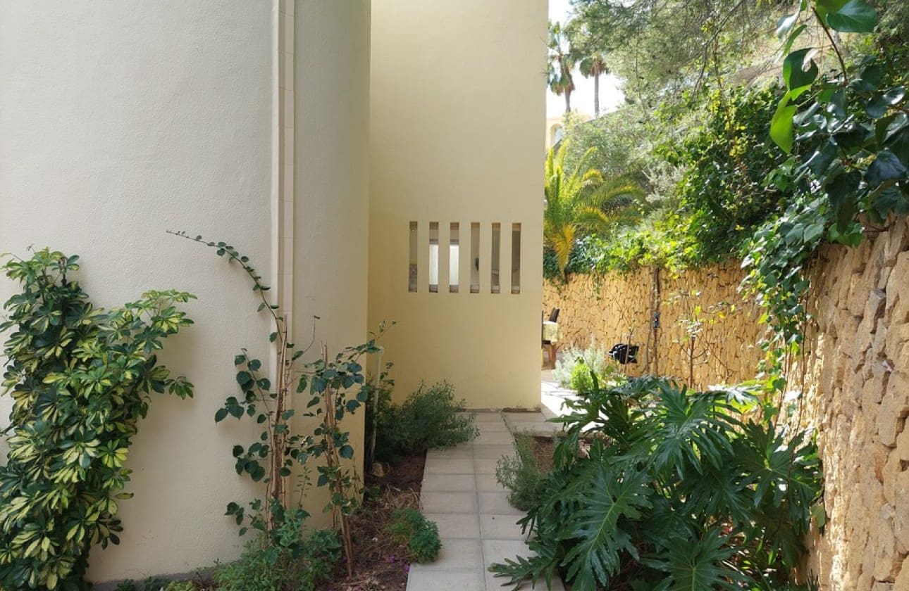 4 bedroom Villa for sale in Altea with pool - € 525,000 (Ref: 8841791)