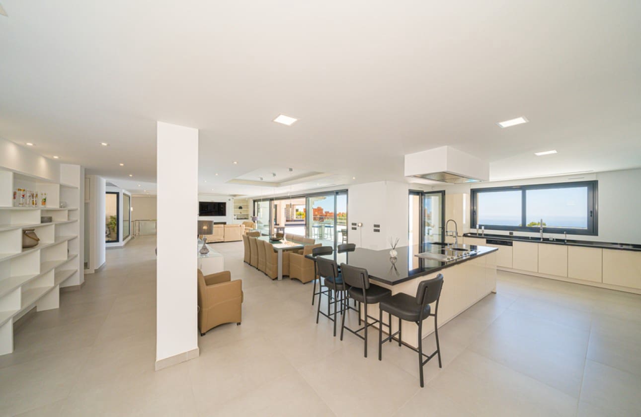 6 bedroom Villa for sale in Altea with pool - € 3,500,000 (Ref: 8841792)