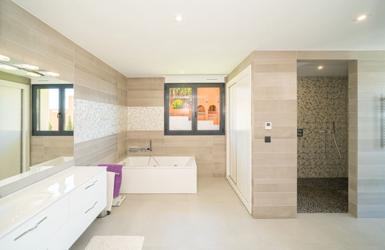 6 bedroom Villa for sale in Altea with pool - € 3,500,000 (Ref: 8841792)