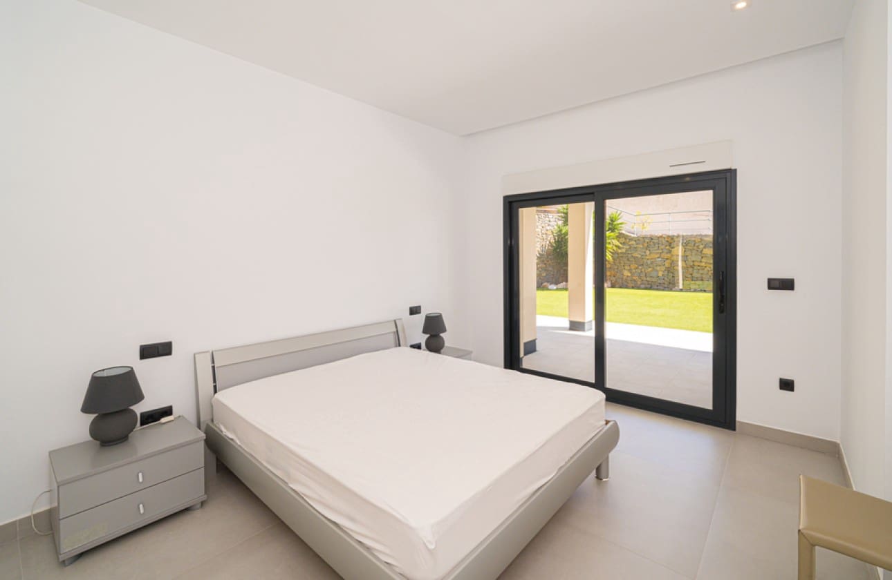 6 bedroom Villa for sale in Altea with pool - € 3,500,000 (Ref: 8841792)