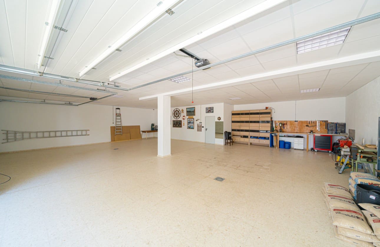 6 bedroom Villa for sale in Altea with pool - € 3,500,000 (Ref: 8841792)