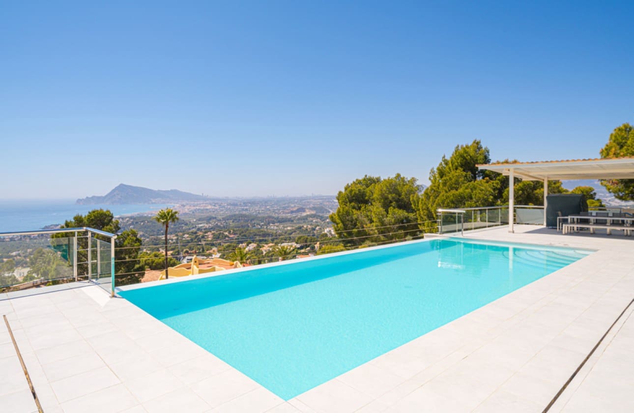 6 bedroom Villa for sale in Altea with pool - € 3,500,000 (Ref: 8841792)