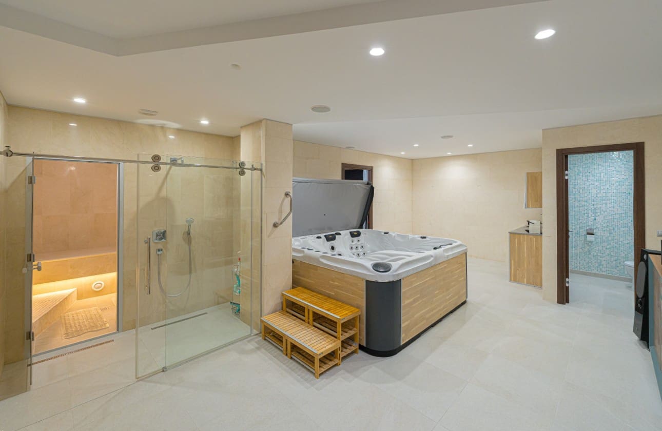 5 Zimmer Villa zu verkaufen in Altea mit Pool - 3.100.000 € (Ref: 8949971)