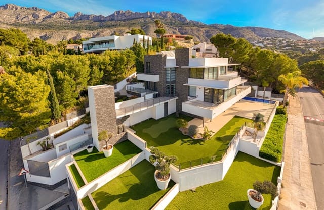 6 Zimmer Villa zu verkaufen in Altea mit Pool Garage - 2.875.000 € (Ref: 9064816)