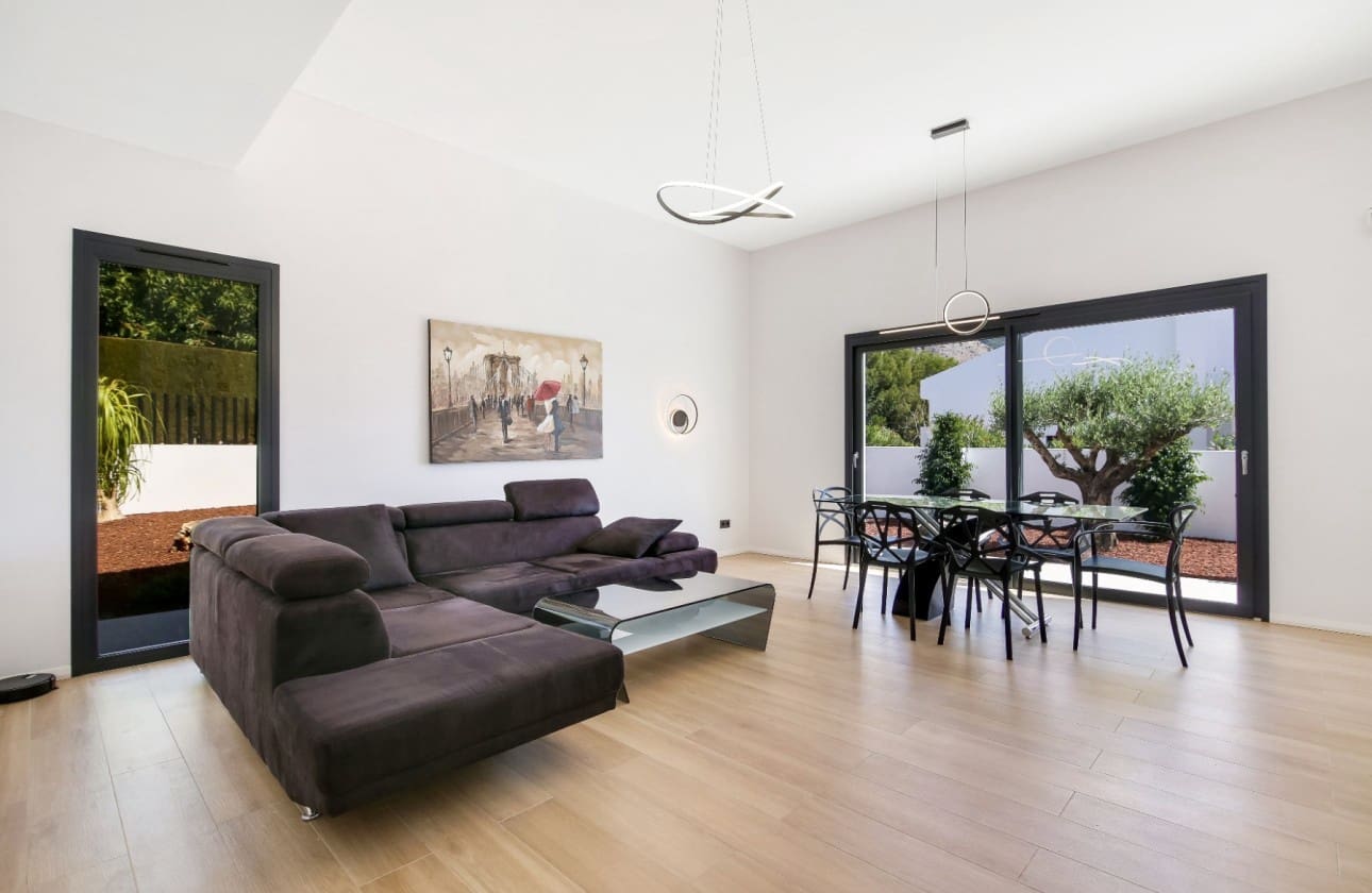 4 Zimmer Villa zu verkaufen in Altea mit Pool Garage - 995.000 € (Ref: 9068398)