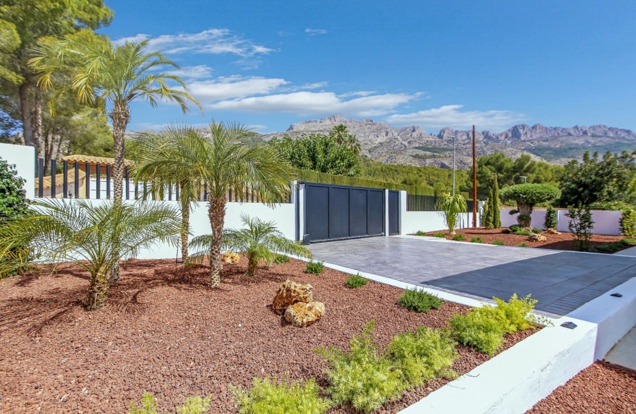 4 Zimmer Villa zu verkaufen in Altea mit Pool Garage - 995.000 € (Ref: 9068398)