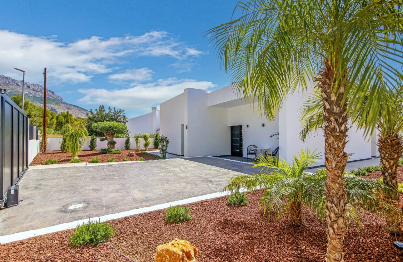 4 Zimmer Villa zu verkaufen in Altea mit Pool Garage - 995.000 € (Ref: 9068398)