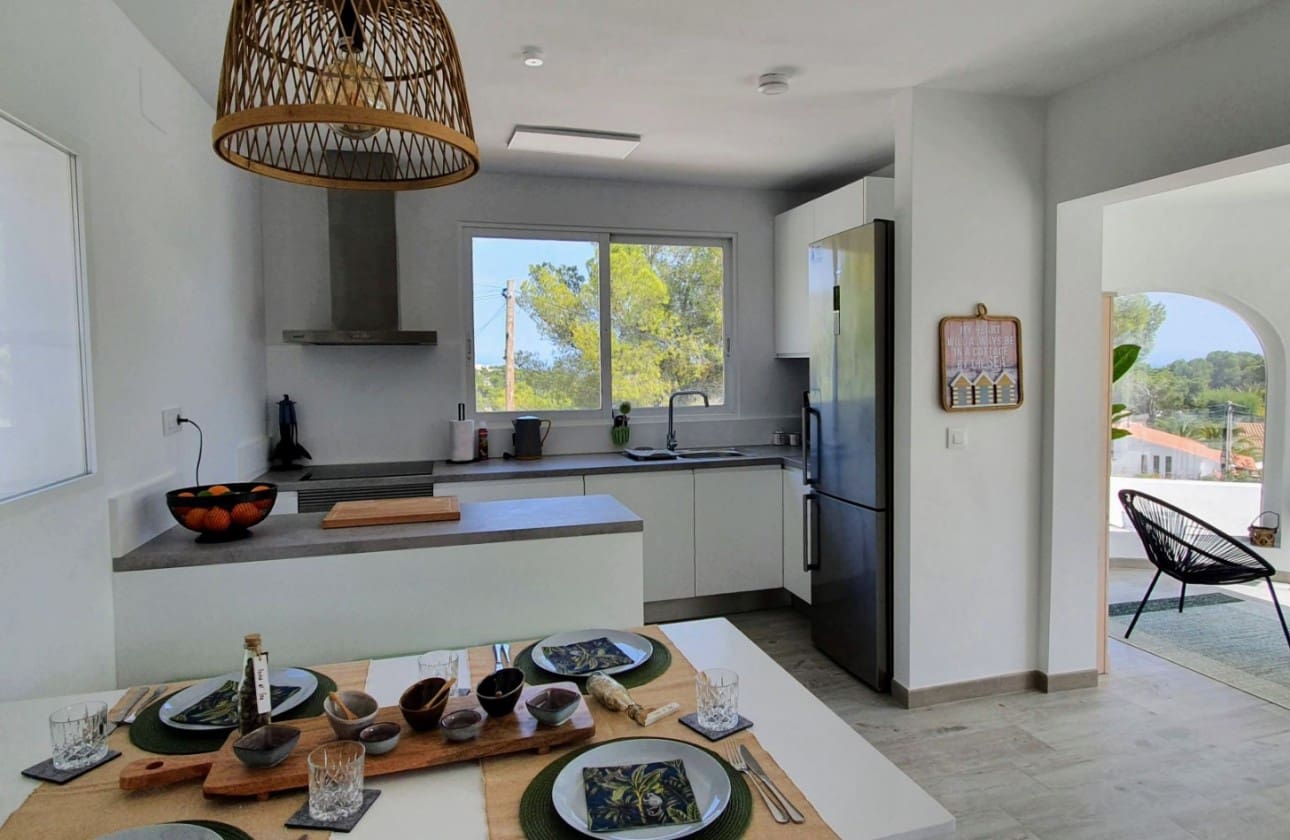 2 soveværelse Semi-Rækkehus til salg i Altea med swimmingpool garage - € 495.000 (Ref: 9216920)