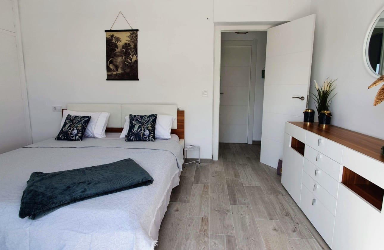 2 soveværelse Semi-Rækkehus til salg i Altea med swimmingpool garage - € 495.000 (Ref: 9216920)