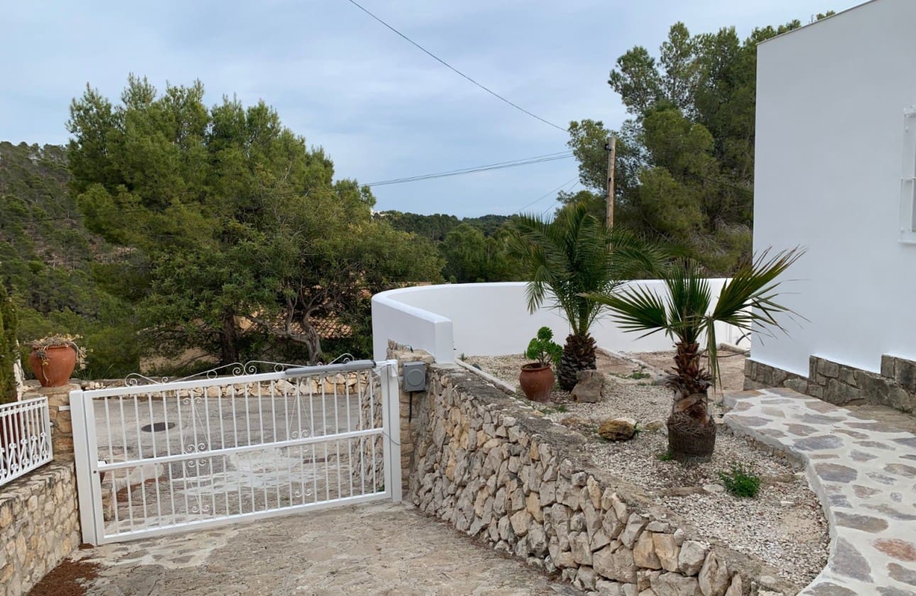 2 soveværelse Semi-Rækkehus til salg i Altea med swimmingpool garage - € 495.000 (Ref: 9216920)