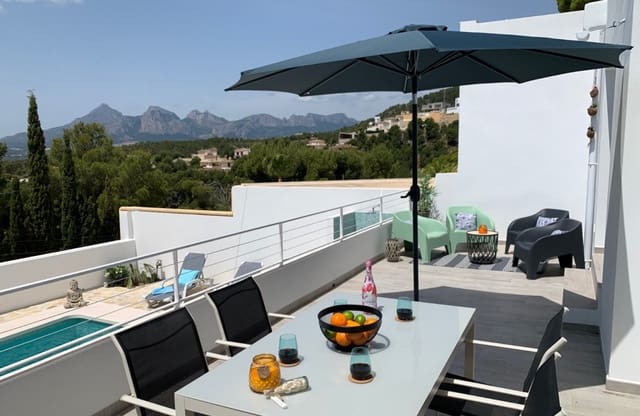 2 bedroom Townhouse for sale in Altea with pool - € 490,000 (Ref: 9216921)
