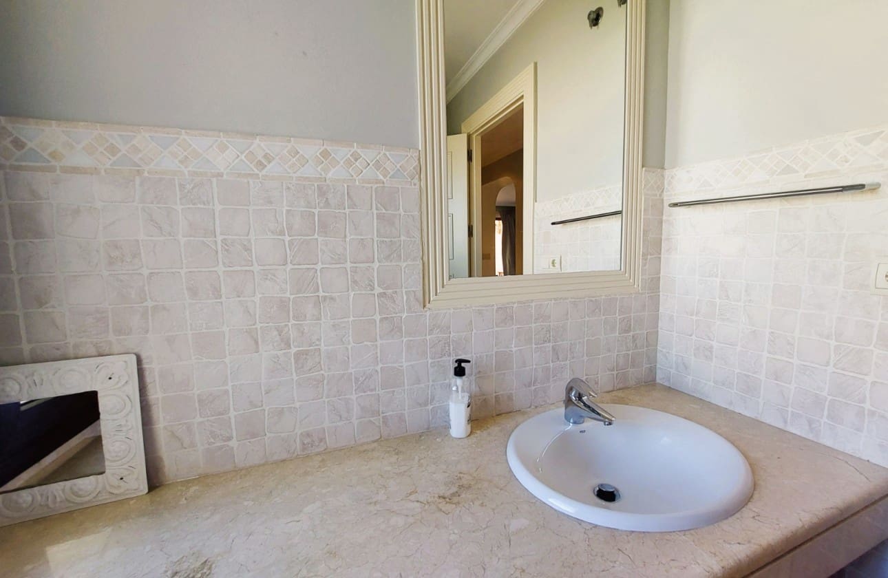 2 soveværelse Strandlejlighed til salg i Altea med swimmingpool garage - € 650.000 (Ref: 9216923)