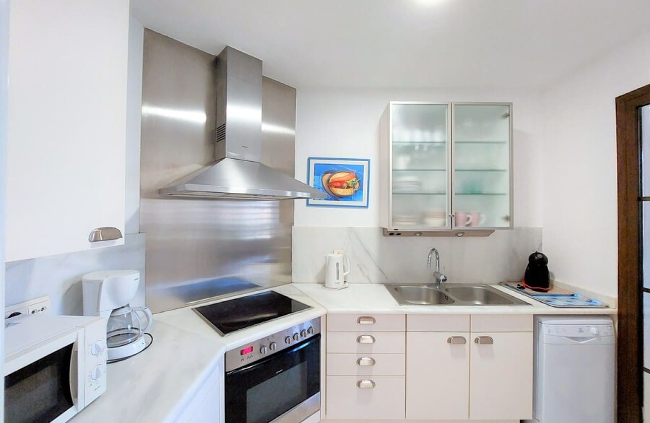 2 soveværelse Strandlejlighed til salg i Altea med swimmingpool garage - € 650.000 (Ref: 9216923)