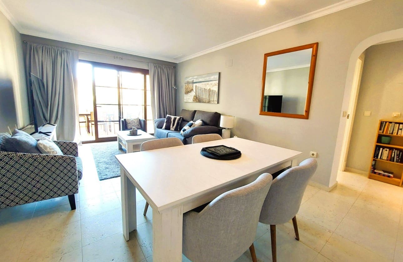 2 soveværelse Strandlejlighed til salg i Altea med swimmingpool garage - € 650.000 (Ref: 9216923)