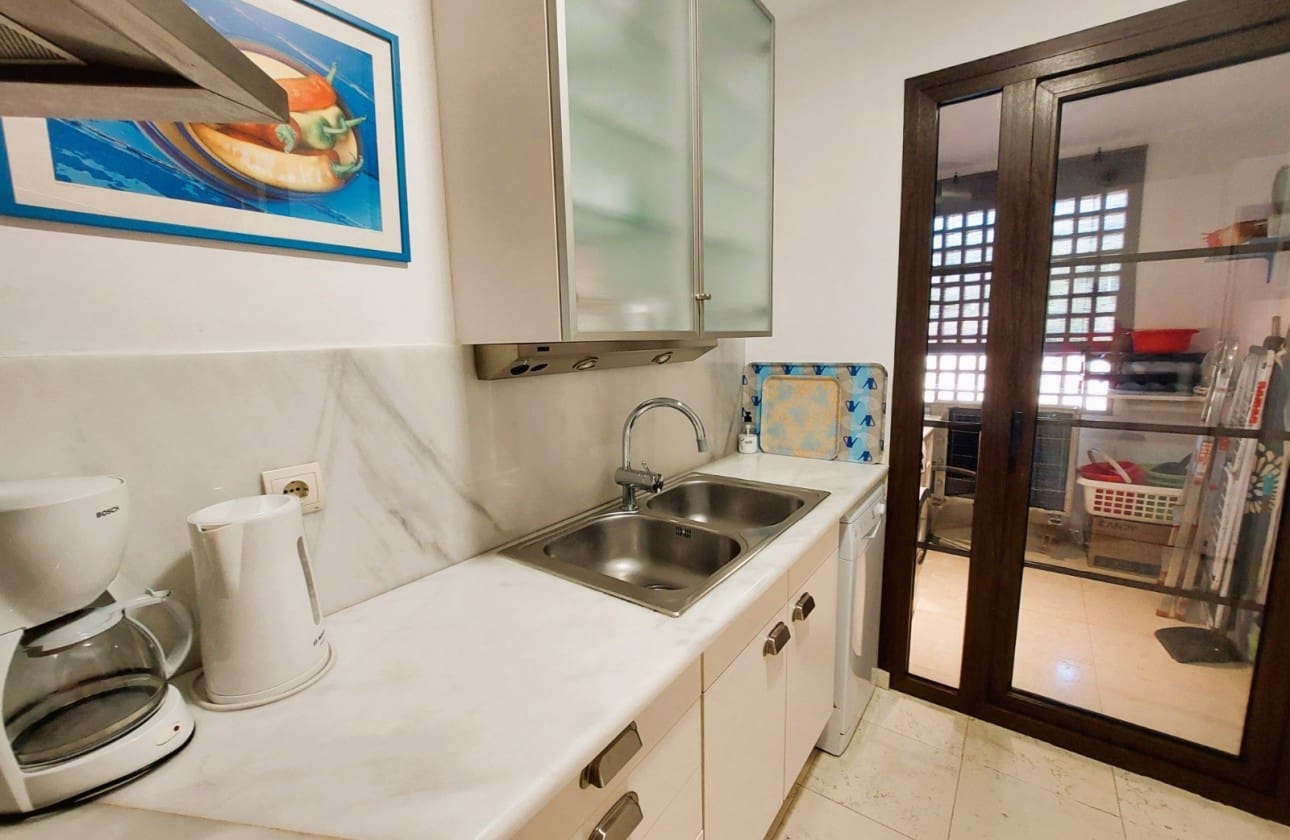 2 soveværelse Strandlejlighed til salg i Altea med swimmingpool garage - € 650.000 (Ref: 9216923)