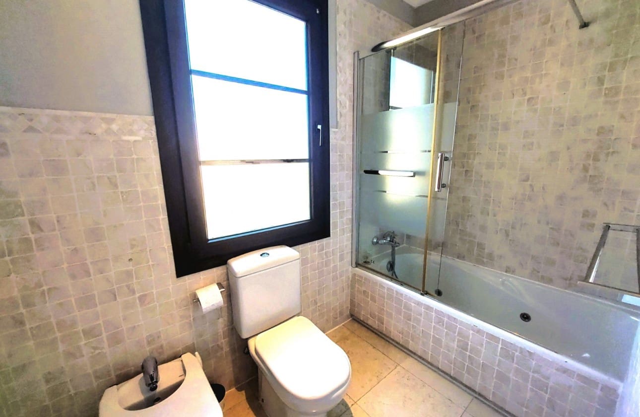 2 soveværelse Strandlejlighed til salg i Altea med swimmingpool garage - € 650.000 (Ref: 9216923)