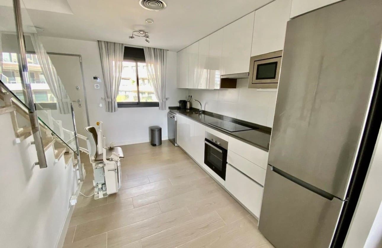 3 makuuhuone Kattohuoneisto myytävänä paikassa Finestrat mukana uima-altaan 
autotalli - 425 000 € (Ref: 9346608)