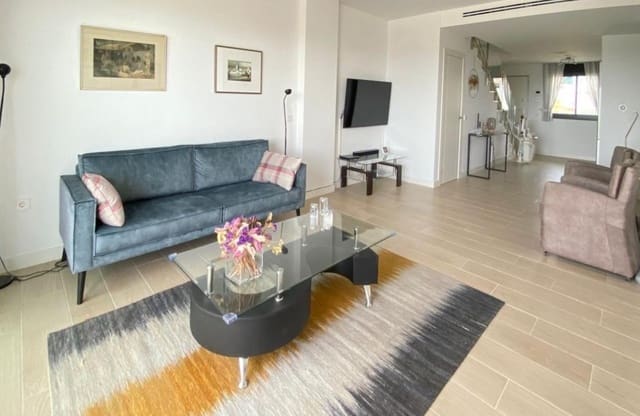 3 makuuhuone Kattohuoneisto myytävänä paikassa Balcón de Finestrat - Terra Marina, Finestrat mukana uima-altaan 
autotalli - 425 000 € (Ref: 9346608)