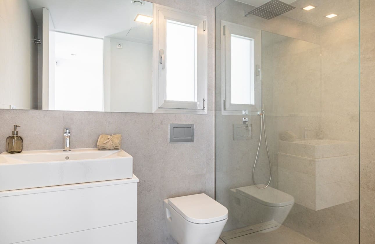 3 bedroom Villa for sale in Finestrat with pool - € 695,000 (Ref: 9402796)