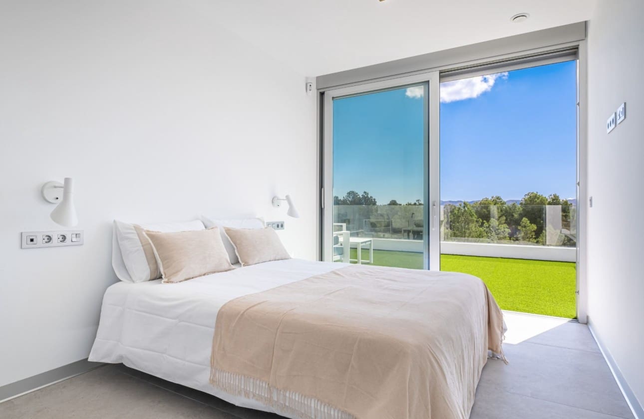 3 bedroom Villa for sale in Finestrat with pool - € 695,000 (Ref: 9402796)