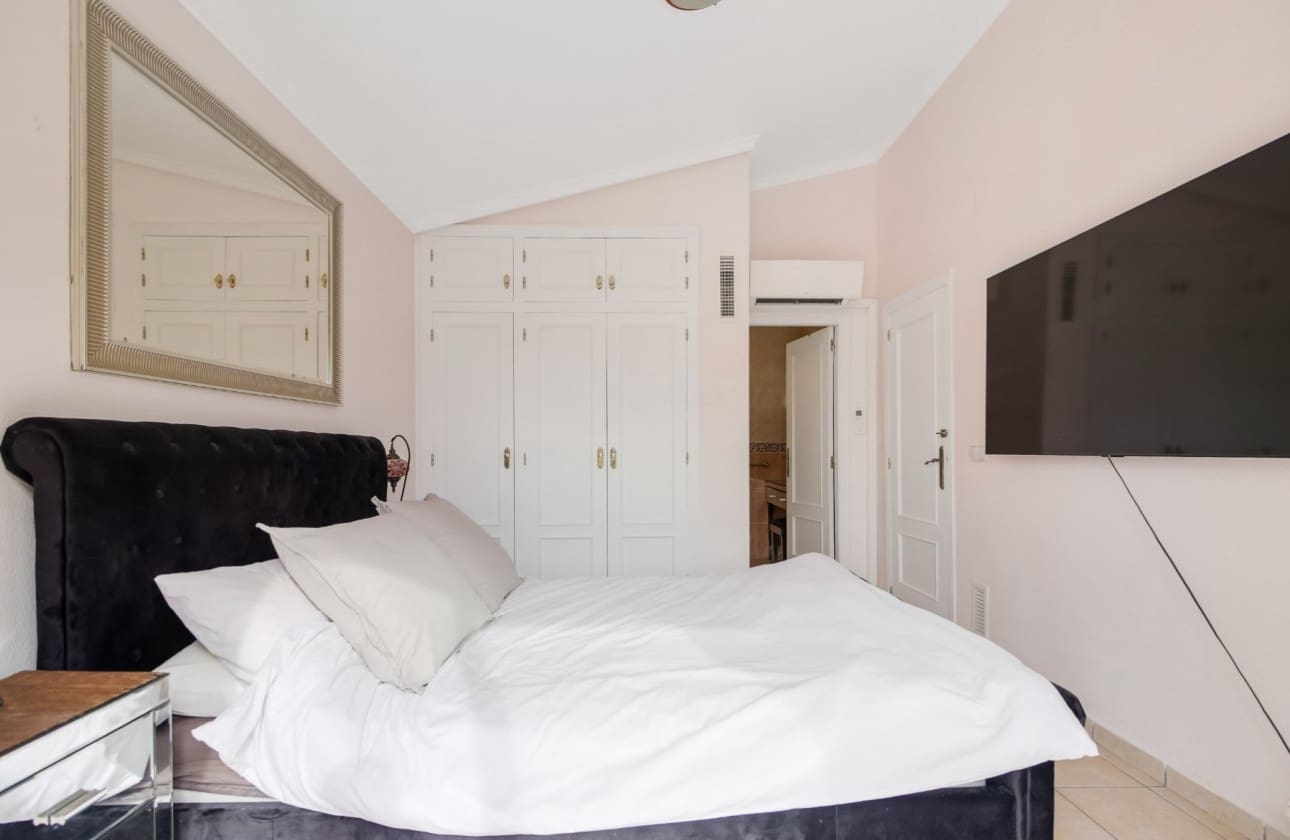 3 bedroom Villa for sale in Altea - € 725,000 (Ref: 9439027)