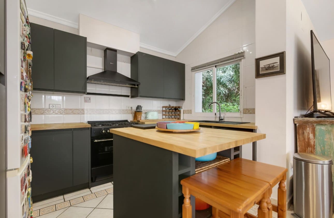 3 bedroom Villa for sale in Altea - € 725,000 (Ref: 9439027)