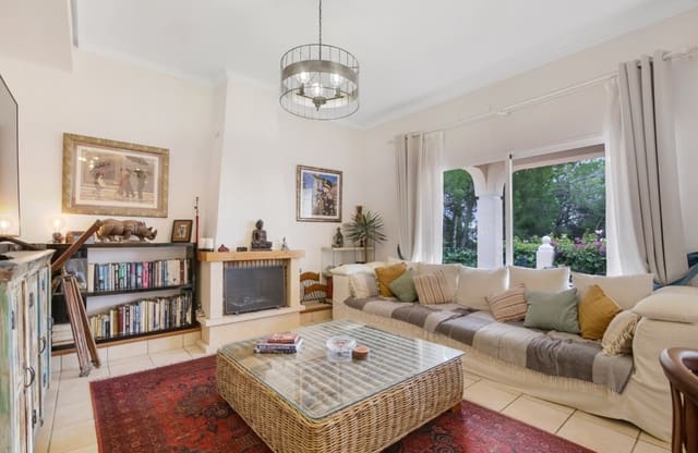 3 bedroom Villa for sale in Altea - € 725,000 (Ref: 9439027)