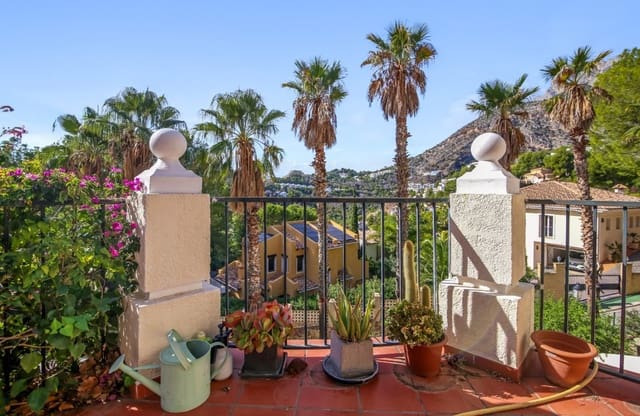 3 bedroom Villa for sale in Altea - € 725,000 (Ref: 9439027)