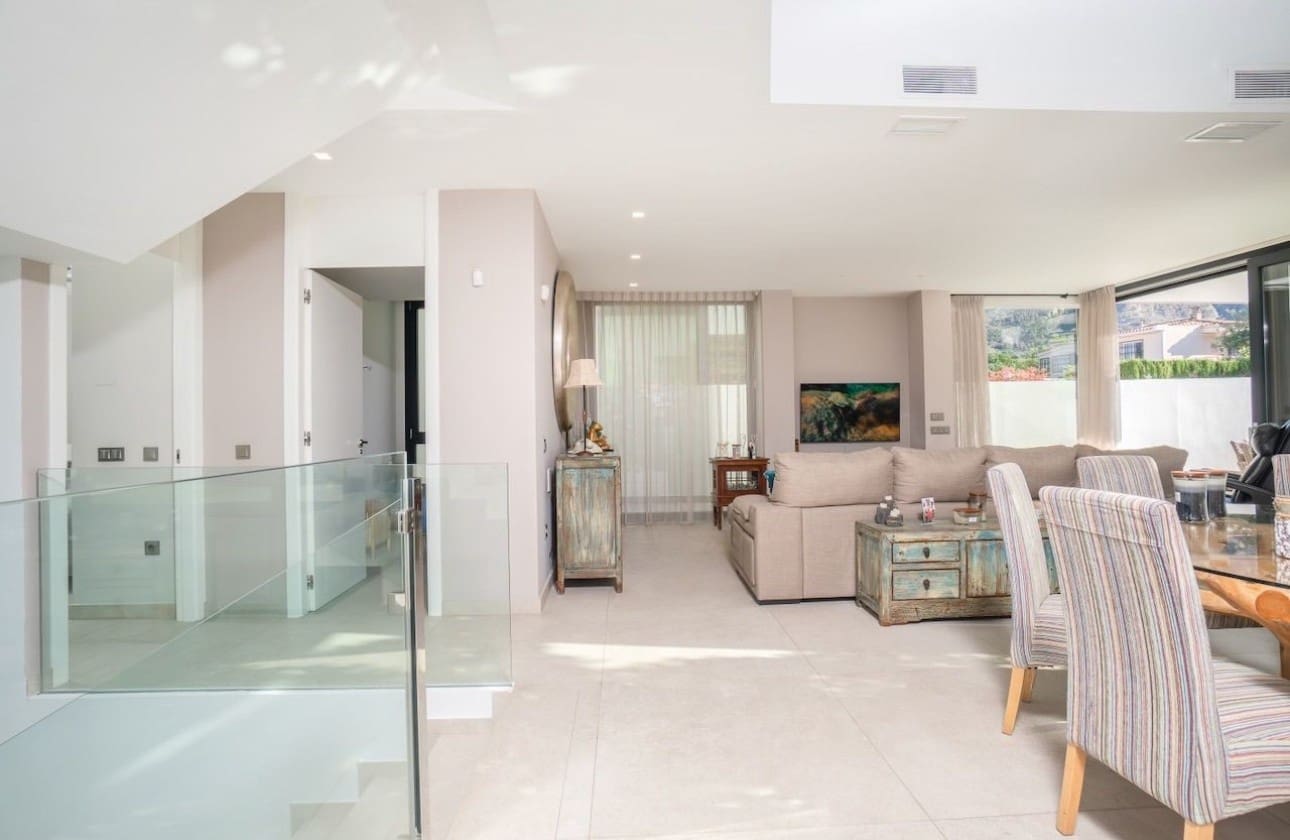 4 bedroom Villa for sale in Albir with pool garage - € 1,675,000 (Ref: 9441121)