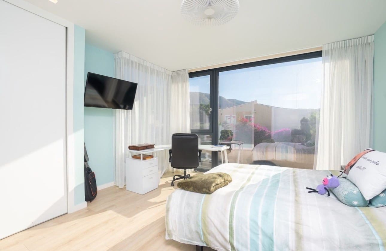 4 bedroom Villa for sale in Albir with pool garage - € 1,675,000 (Ref: 9441121)