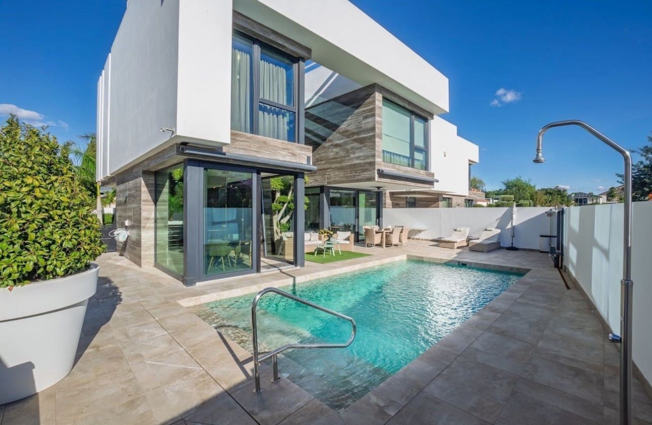 4 bedroom Villa for sale in Albir with pool garage - € 1,675,000 (Ref: 9441121)