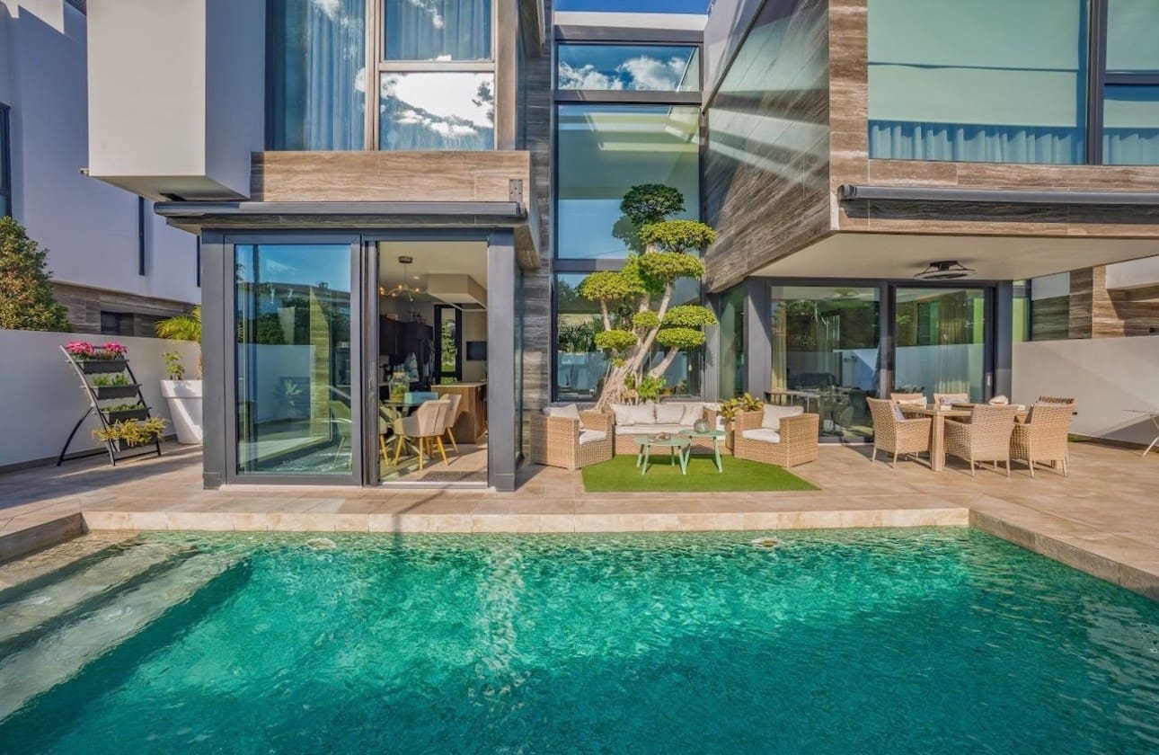 4 bedroom Villa for sale in Albir with pool garage - € 1,675,000 (Ref: 9441121)