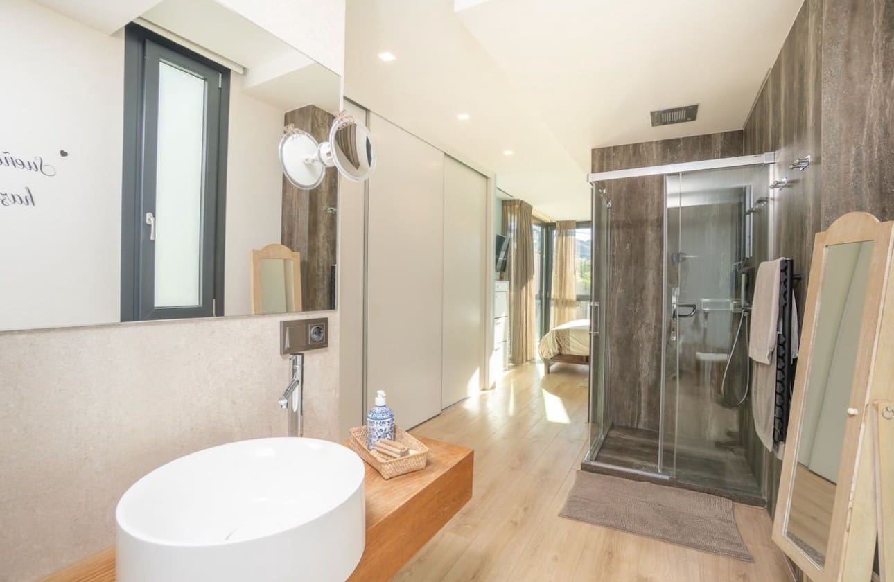 4 bedroom Villa for sale in Albir with pool garage - € 1,675,000 (Ref: 9441121)