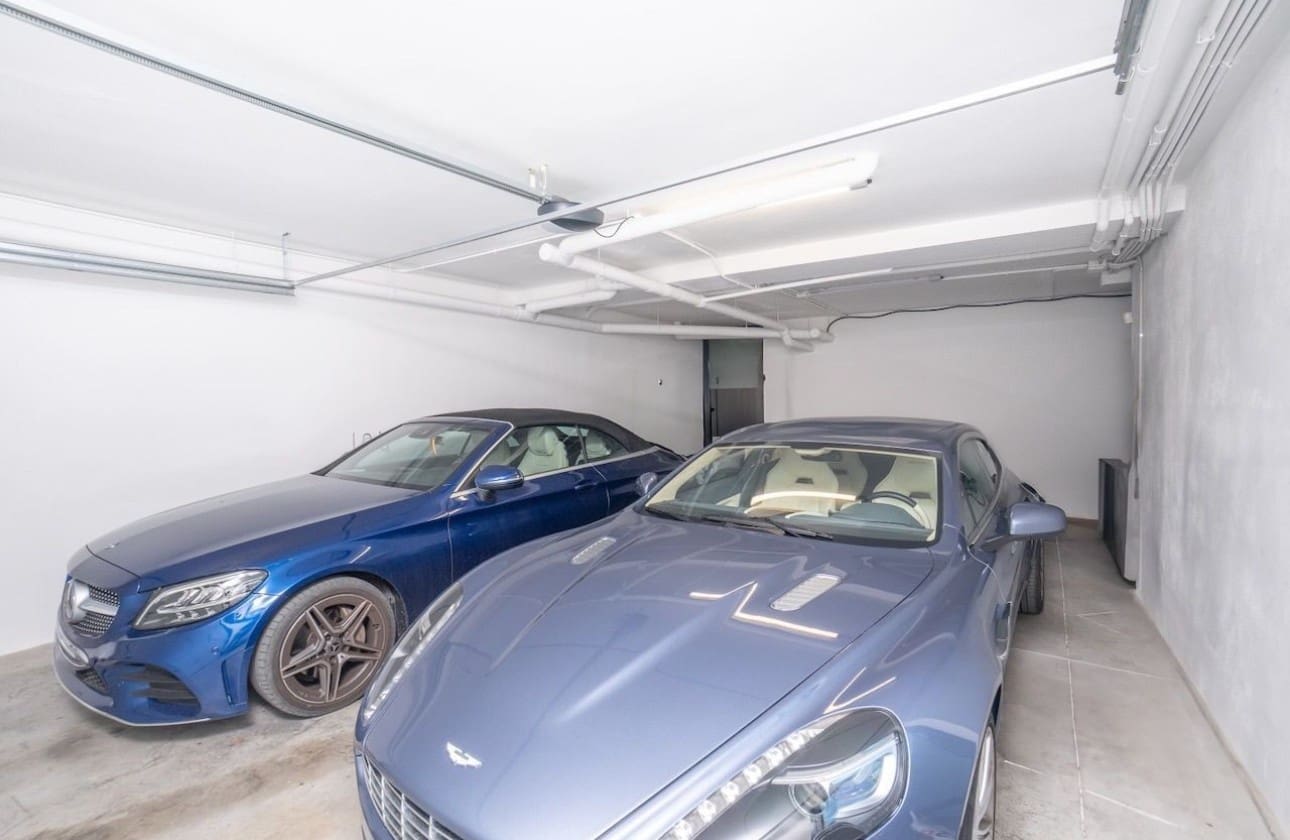 4 bedroom Villa for sale in Albir with pool garage - € 1,675,000 (Ref: 9441121)