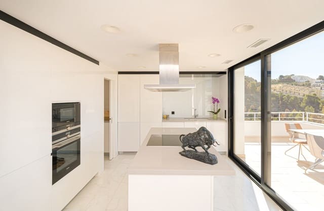 3 sypialnia Willa na sprzedaż w Alhama Springs, Altea z basenem - 1 295 000 € (Ref: 9497512)