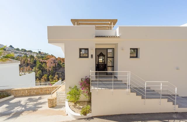 3 sypialnia Willa na sprzedaż w Alhama Springs, Altea z basenem - 1 295 000 € (Ref: 9497512)