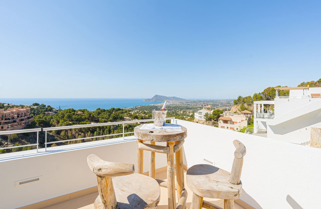 3 bedroom Villa for sale in Altea with pool - € 1,295,000 (Ref: 9497512)