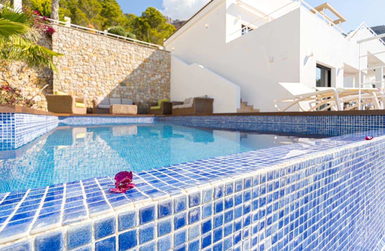 3 bedroom Villa for sale in Altea with pool - € 1,295,000 (Ref: 9497512)
