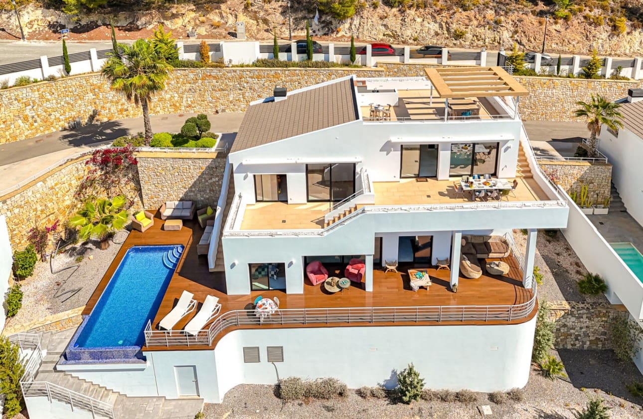 3 bedroom Villa for sale in Altea with pool - € 1,295,000 (Ref: 9497512)