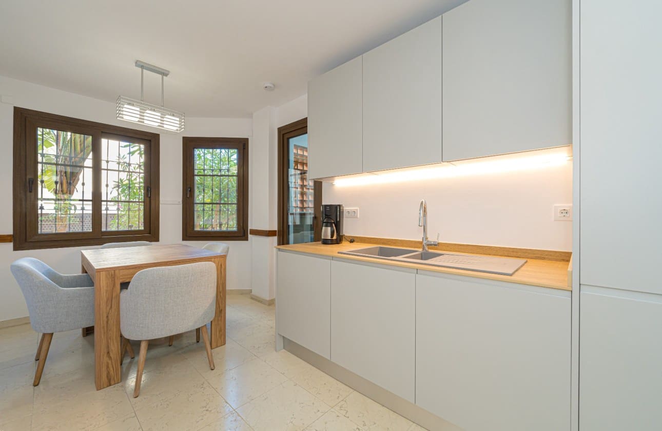 3 bedroom Apartment for sale in Altea with pool garage - € 700,000 (Ref: 9518268)