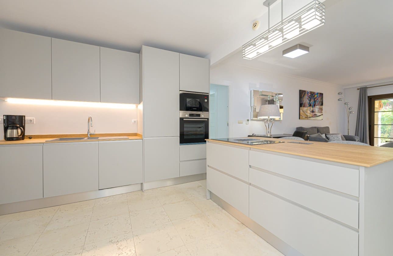 3 bedroom Apartment for sale in Altea with pool garage - € 700,000 (Ref: 9518268)